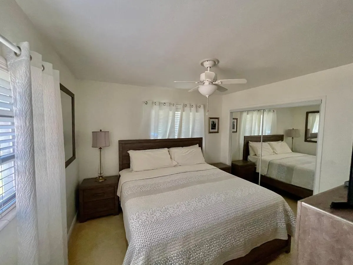 Rowena House 2bd Den 2bth Heated Pool Near Siesta Key