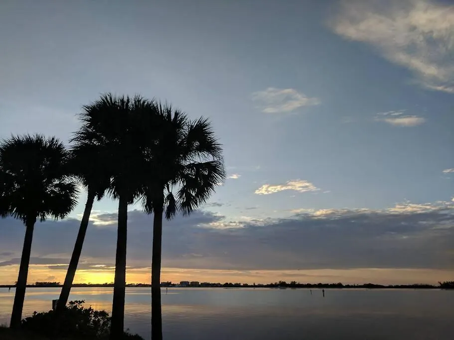Rowena House 2bd Den 2bth Heated Pool Near Siesta Key Holiday home