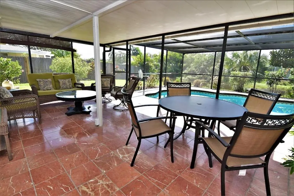 Holiday home Rowena House 2bd Den 2bth Heated Pool Near Siesta Key Sarasota