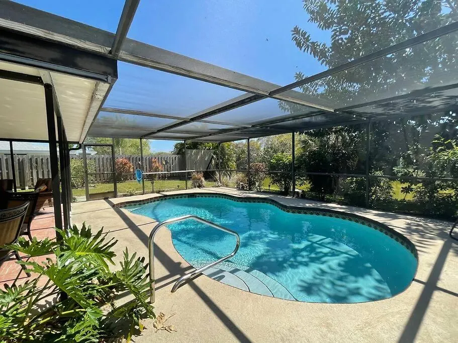 Rowena House 2bd Den 2bth Heated Pool Near Siesta Key Holiday home
