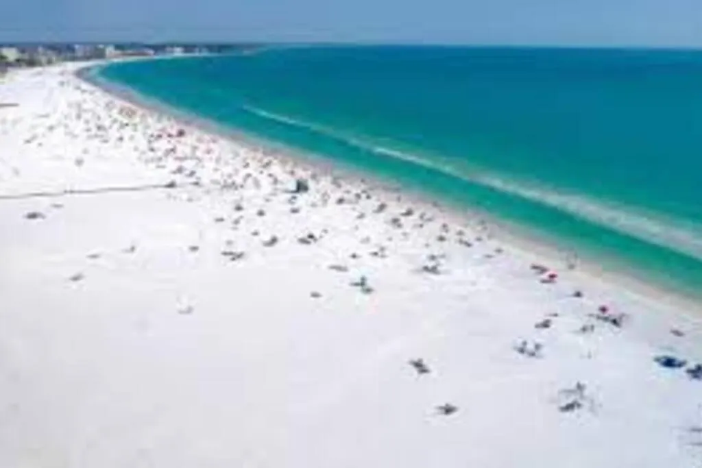 Rowena House 2bd Den 2bth Heated Pool Near Siesta Key Holiday home