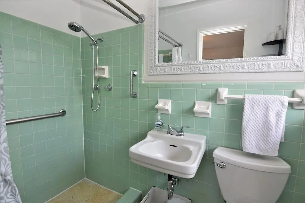 Rowena House 2bd Den 2bth Heated Pool Near Siesta Key *