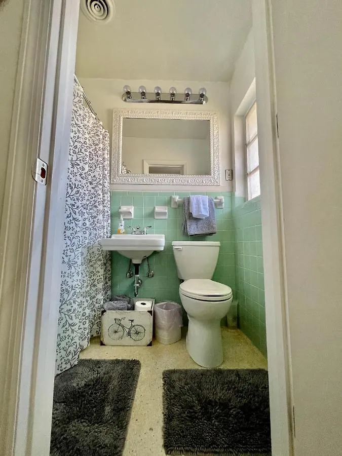 Rowena House 2bd Den 2bth Heated Pool Near Siesta Key Holiday home Sarasota