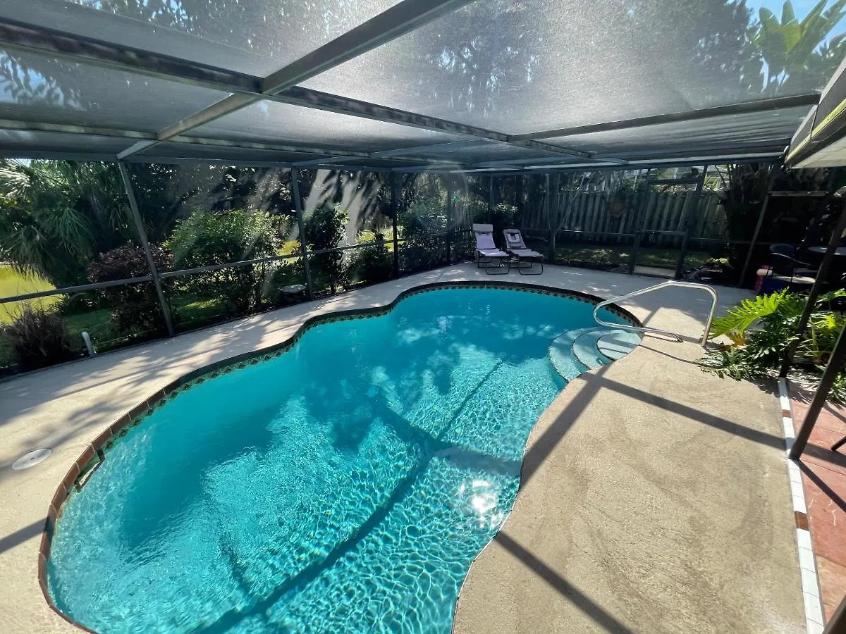 Rowena House 2bd Den 2bth Heated Pool Near Siesta Key Holiday home *