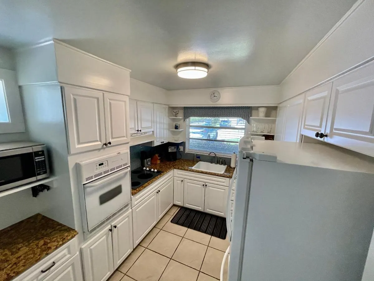 Holiday home Rowena House 2bd Den 2bth Heated Pool Near Siesta Key *