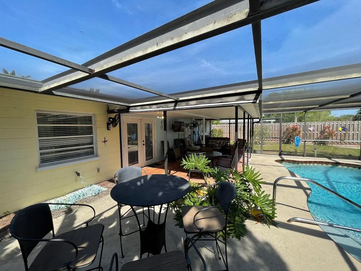 Holiday home Rowena House 2bd Den 2bth Heated Pool Near Siesta Key