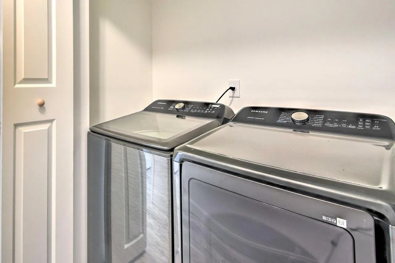 Holiday home Getaway Less Than 2 Mi To Downtown And Ocean! *