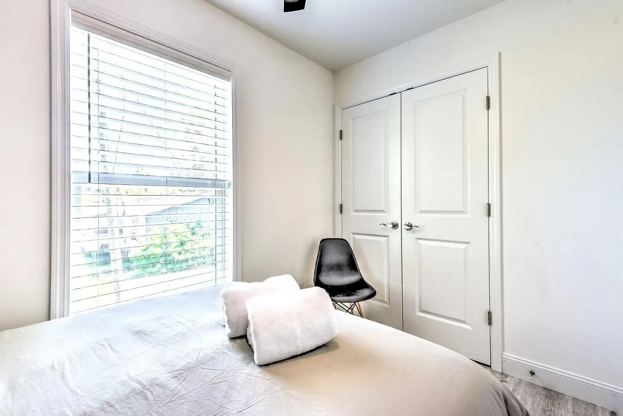 Getaway Less Than 2 Mi To Downtown And Ocean! Holiday home Sarasota