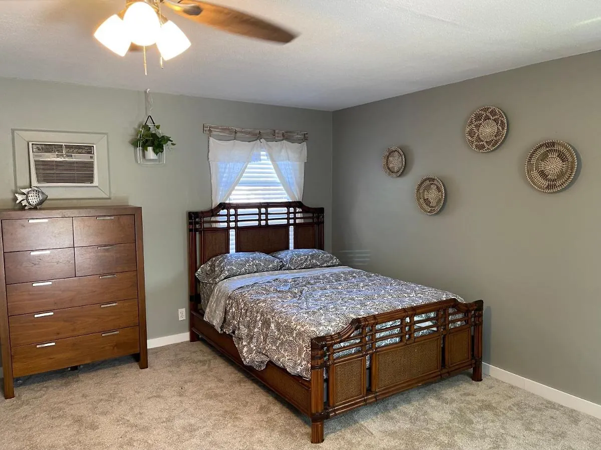 Holiday home Walk To Siesta Beach, Restaurants, Shopping & More! *