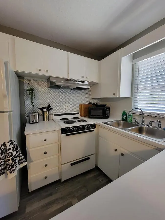 Walk To Siesta Beach, Restaurants, Shopping & More! * Sarasota