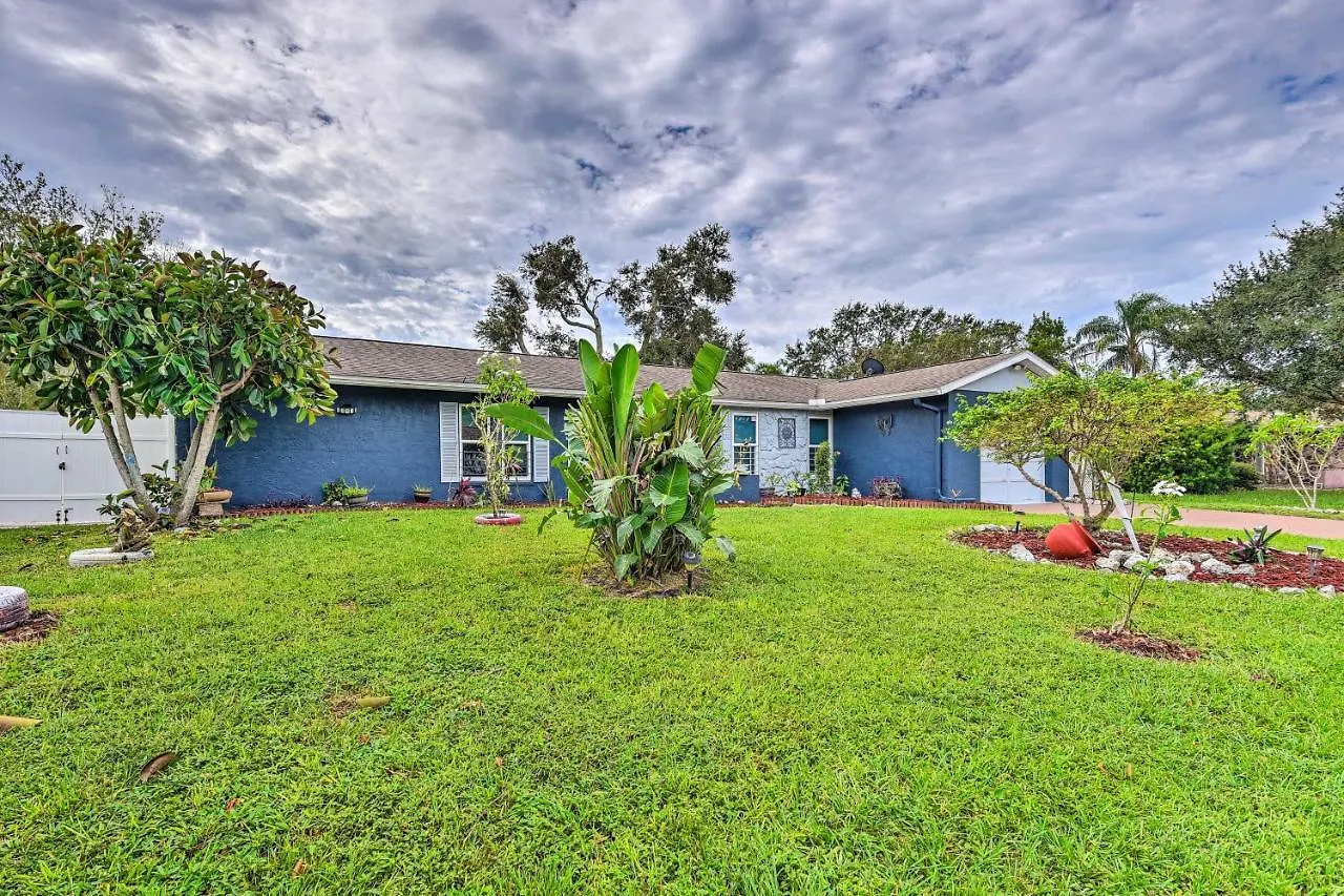 Convenient With Lush Backyard!