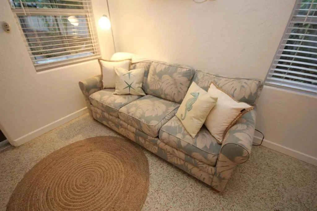 Apartment Cute Lil Oasis On Osprey *