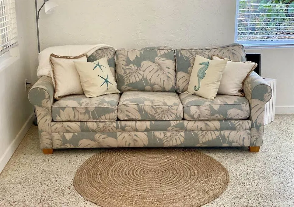Cute Lil Oasis On Osprey Apartment *