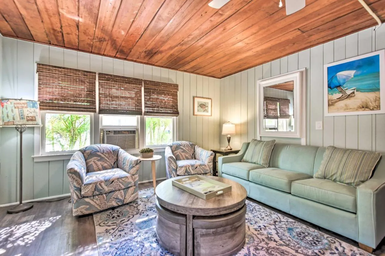 Siesta Key Couples Escape - Walk To Beaches! *