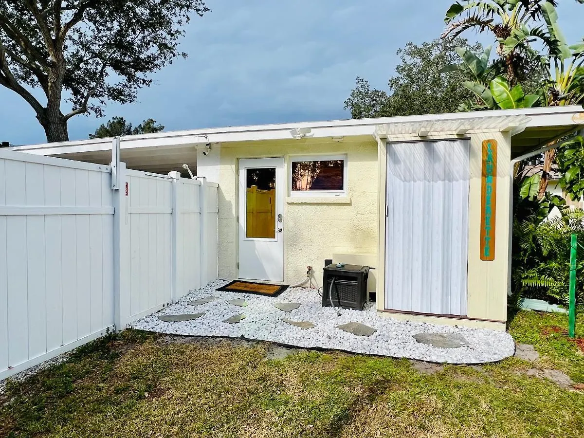 Apartment Close To Beaches With Hot Tub And Large Garden *