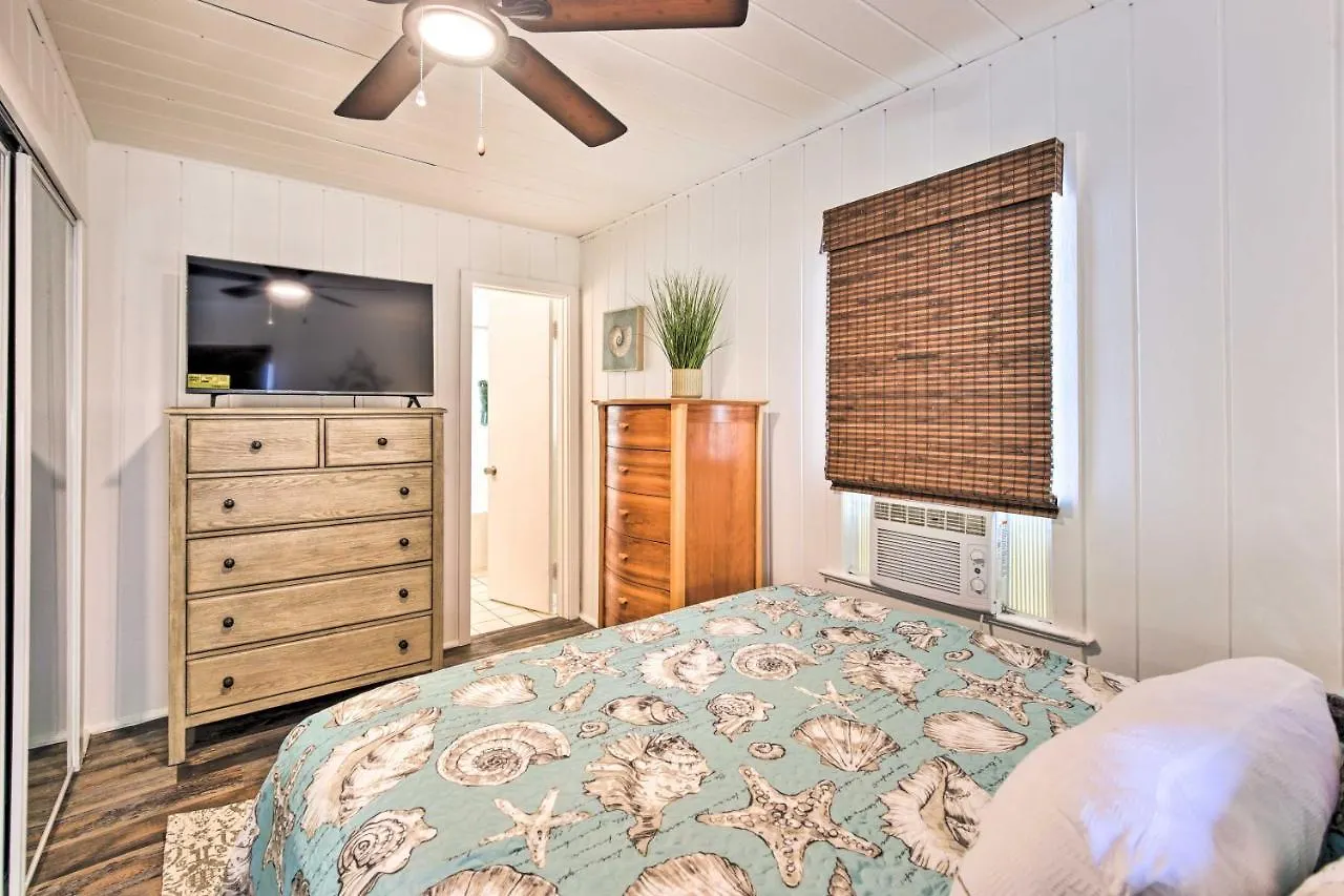 Siesta Key Couples Escape - Walk To Beaches! Holiday home