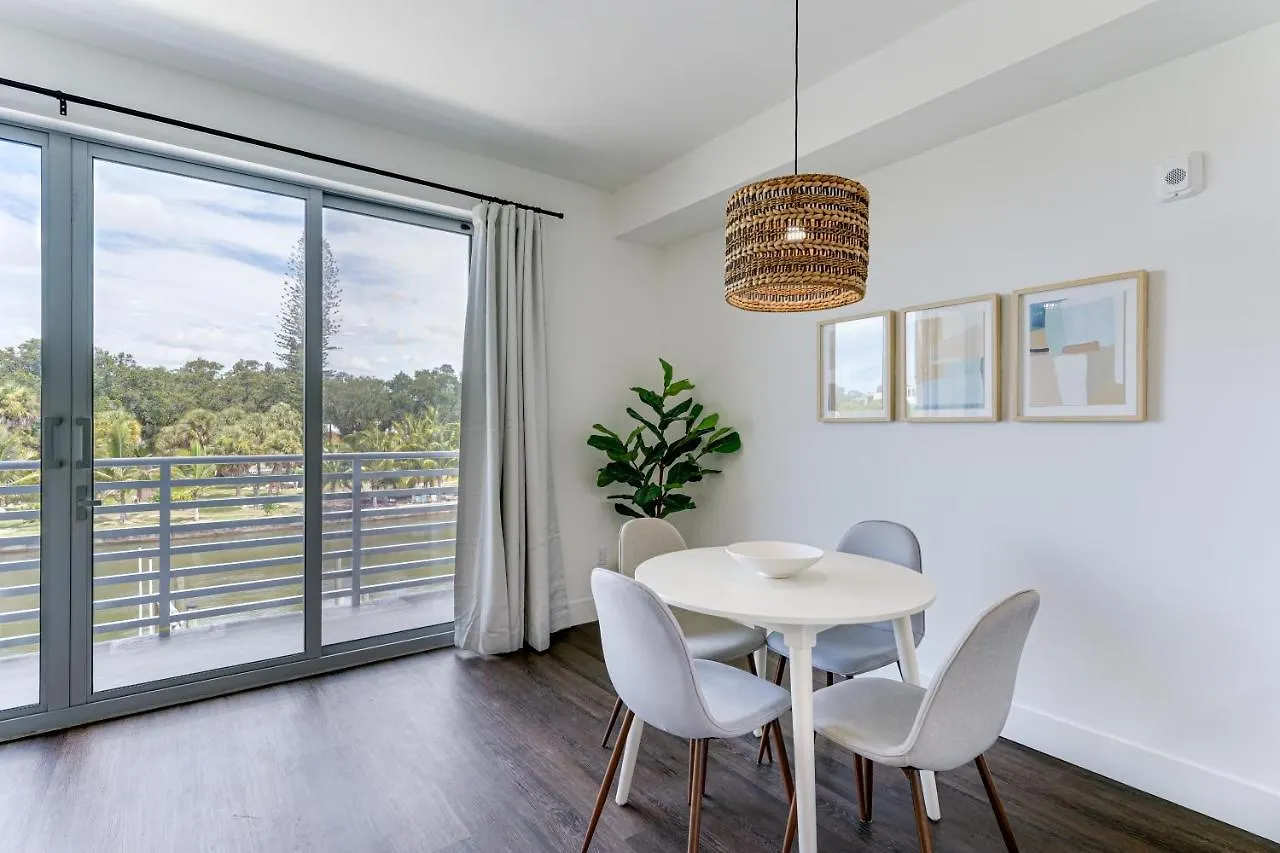 All-new, Waterfront In Downtown Sarasota! Apartment
