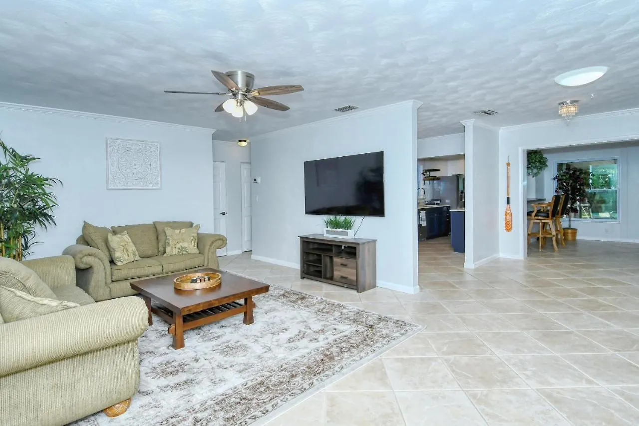Holiday home Walk To Beach, Restaurants, Shopping/hot Tub! *
