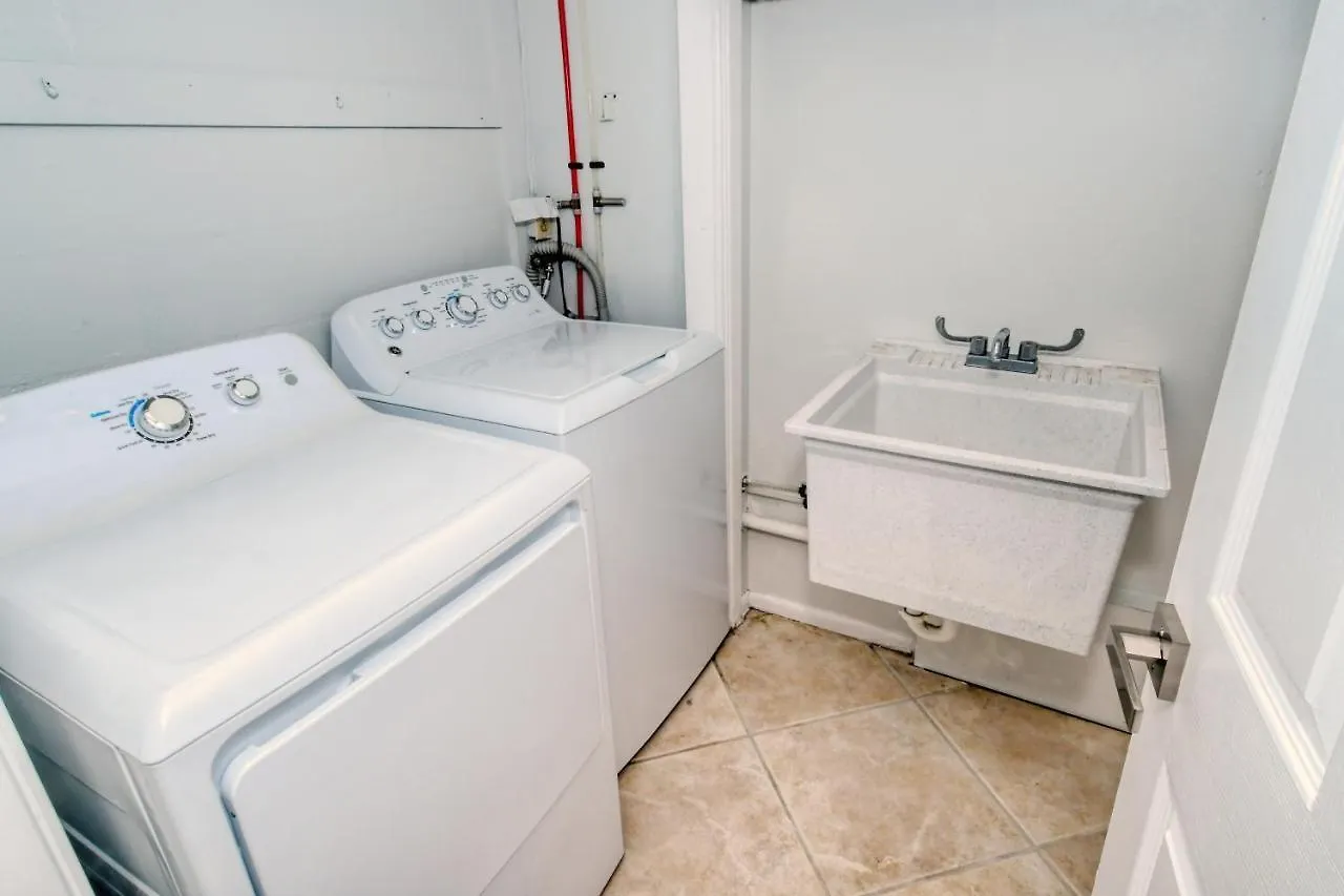 Holiday home Walk To Beach, Restaurants, Shopping/hot Tub! Sarasota