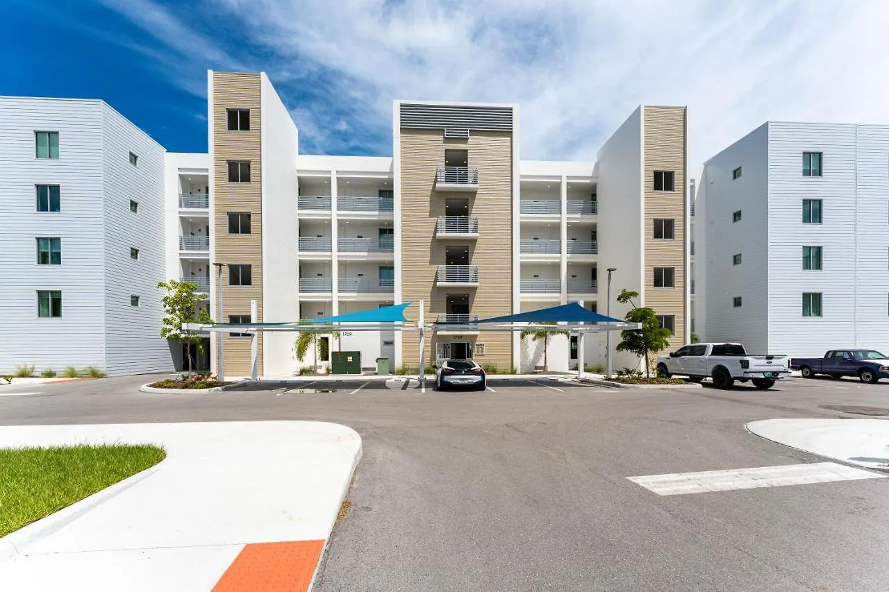 All-new, Waterfront In Downtown Sarasota! Apartment *