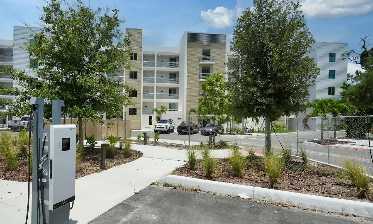 All-new, Waterfront In Downtown Sarasota! Apartment *