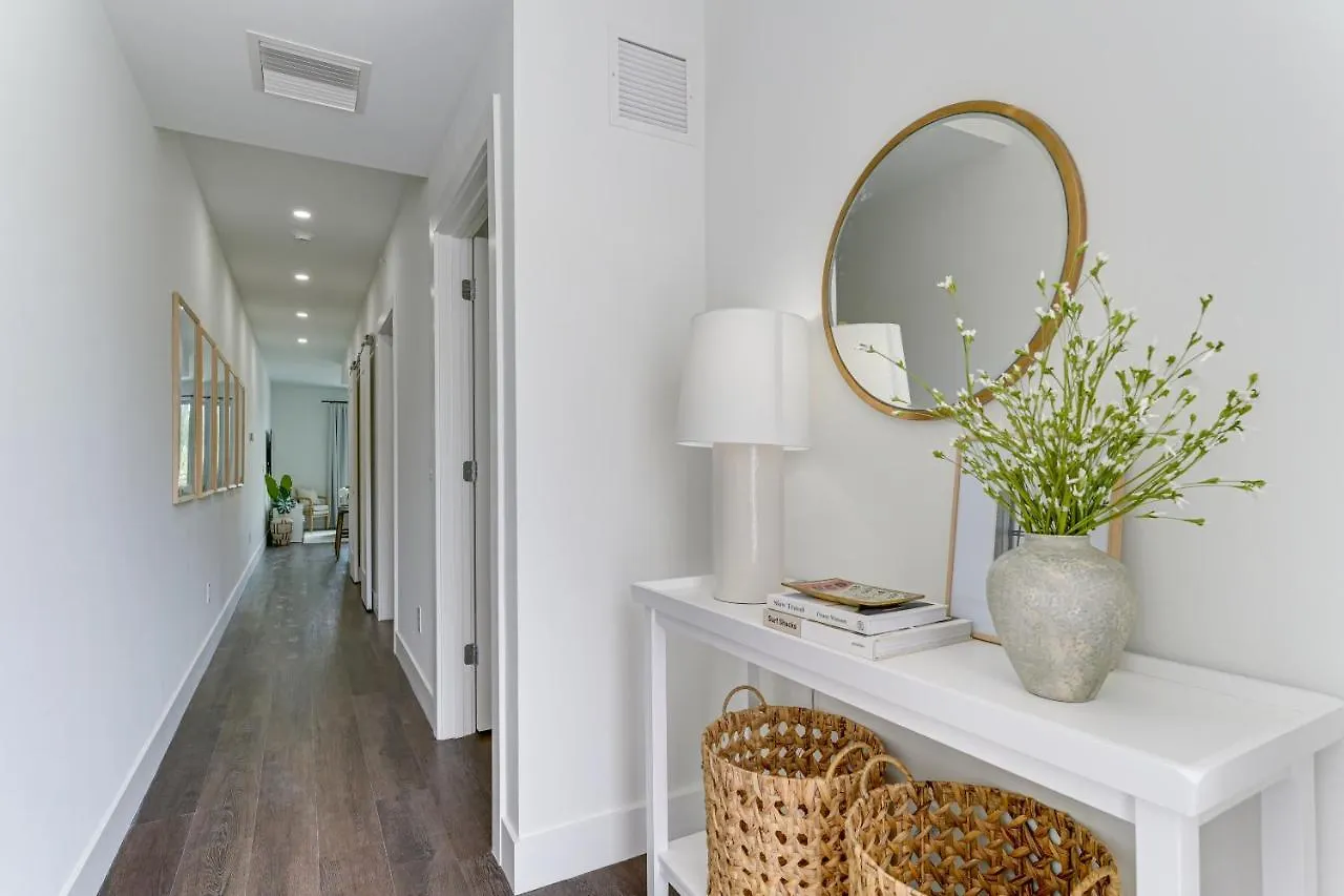 Apartment All-new, Waterfront In Downtown Sarasota!
