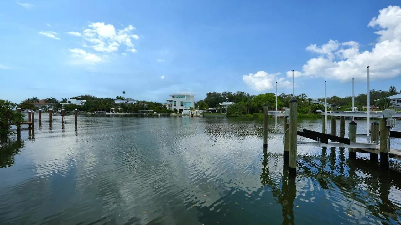 Apartment All-new, Waterfront In Downtown Sarasota! *