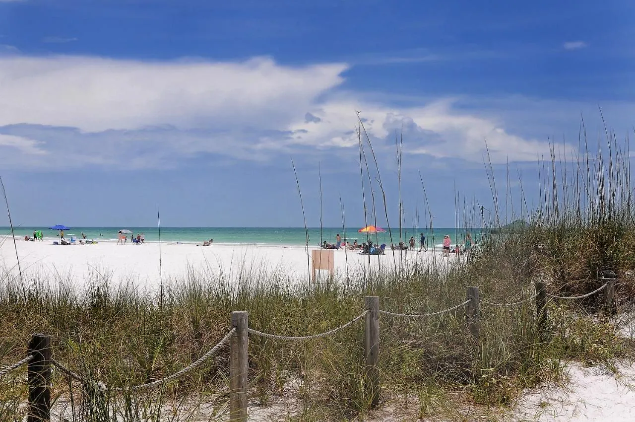 Holiday home Walk To Beach, Restaurants, Shopping/hot Tub! Sarasota