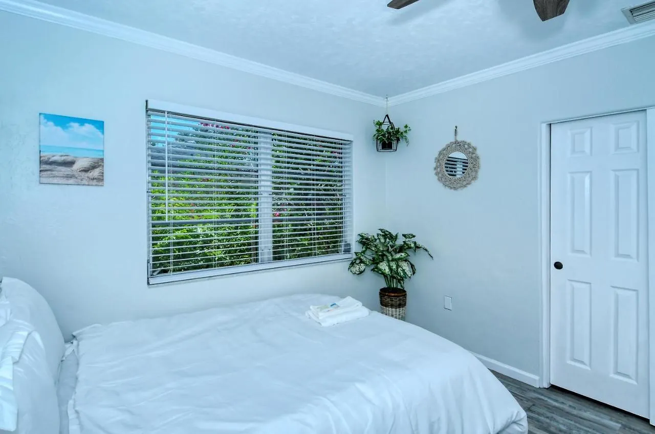Holiday home Walk To Beach, Restaurants, Shopping/hot Tub! Sarasota