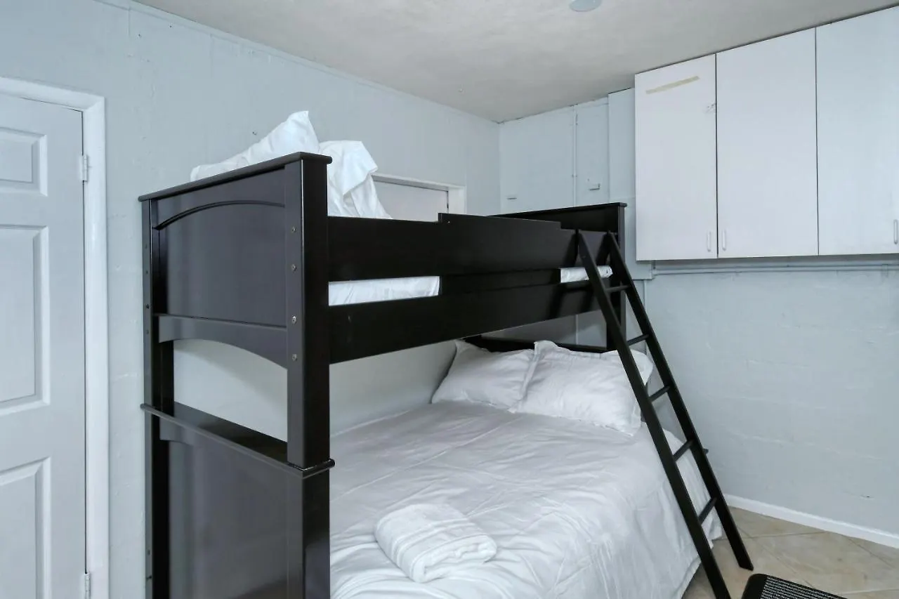 Walk To Beach, Restaurants, Shopping/hot Tub! * Sarasota