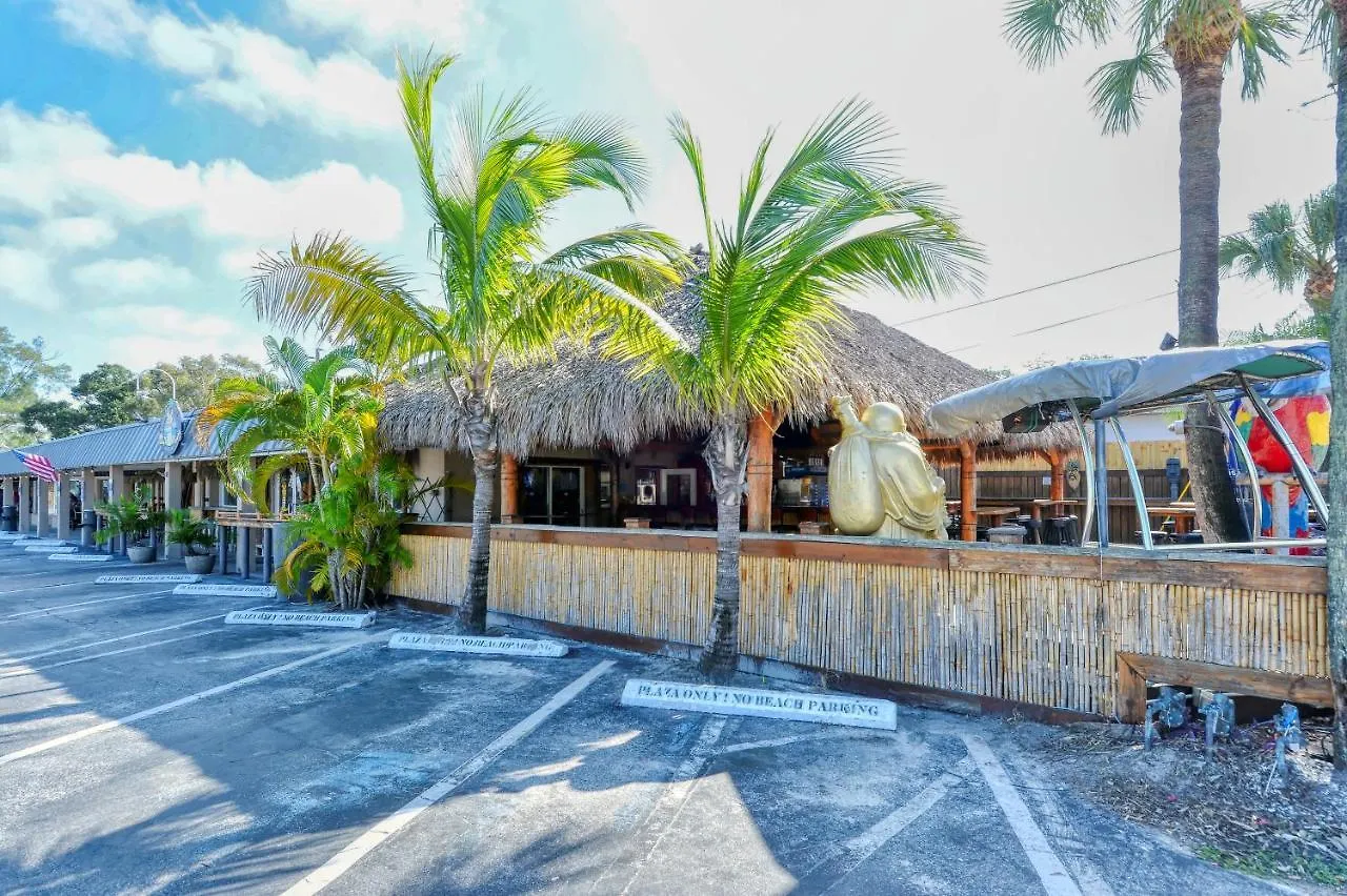 Holiday home Walk To Beach, Restaurants, Shopping/hot Tub!