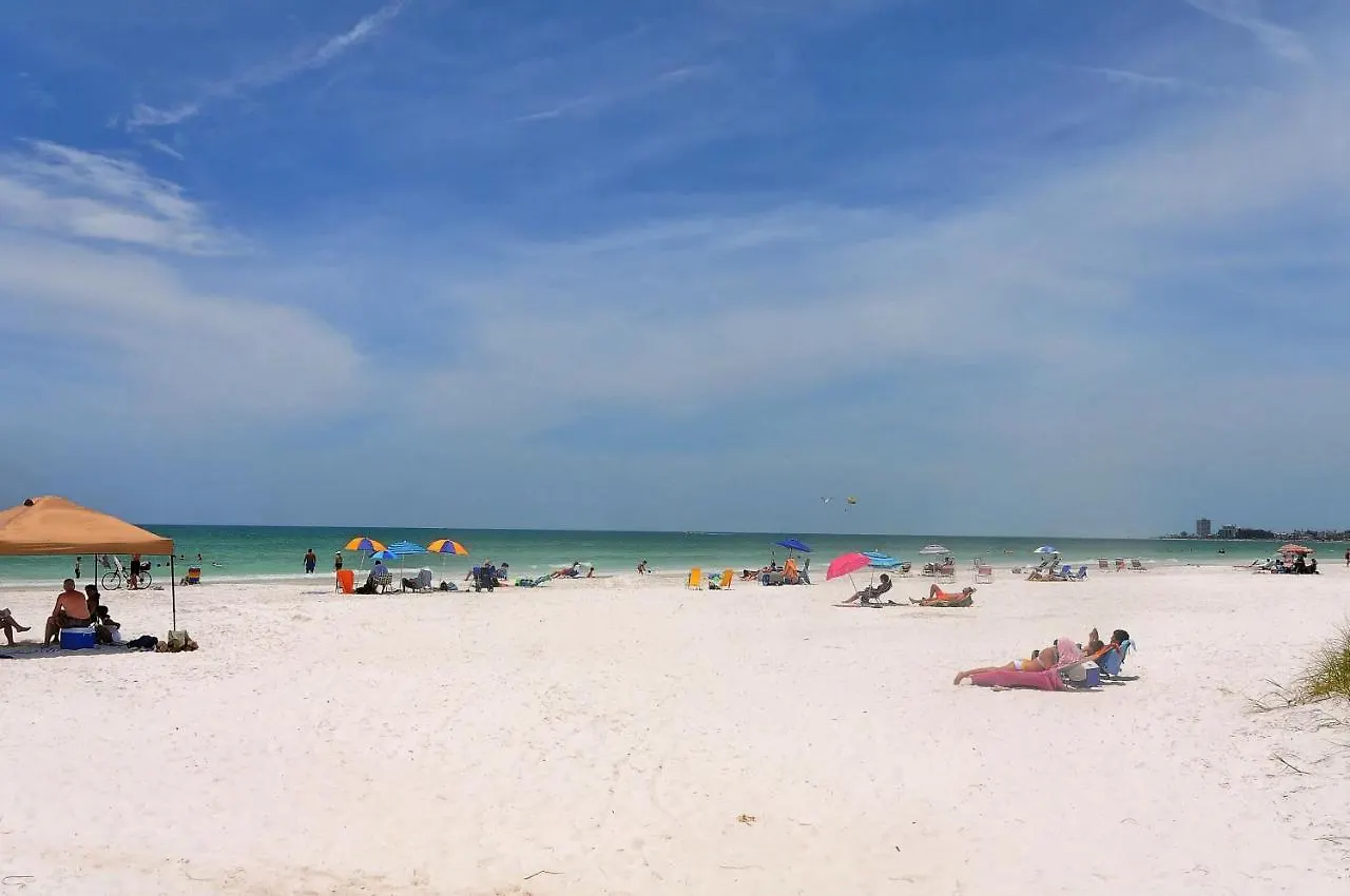 Walk To Beach, Restaurants, Shopping/hot Tub!