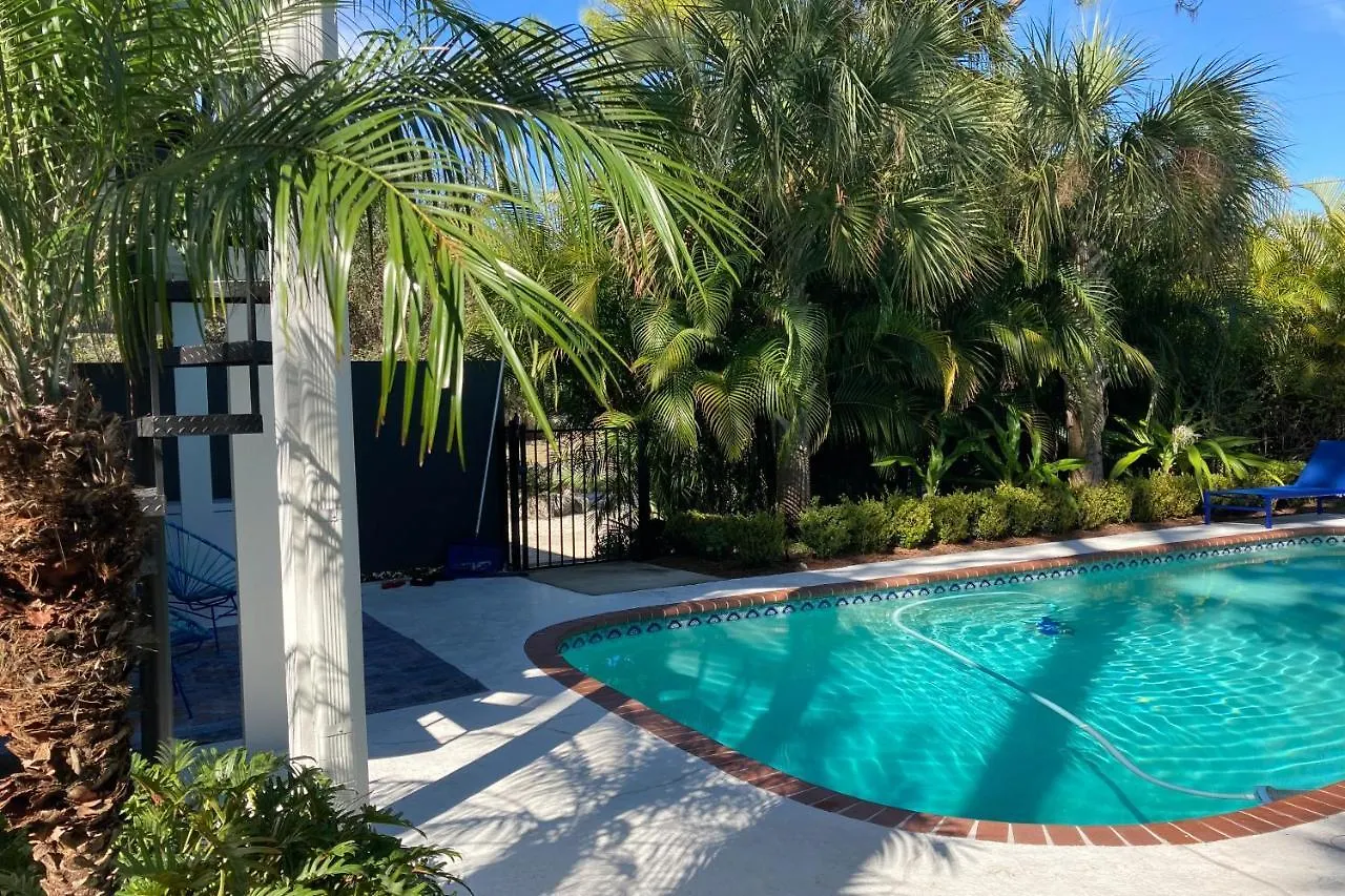 10 Pines - Bay Sarasota