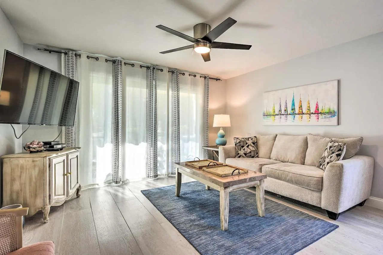 Walk To With Pool And Patio In Sarasota! * Sarasota