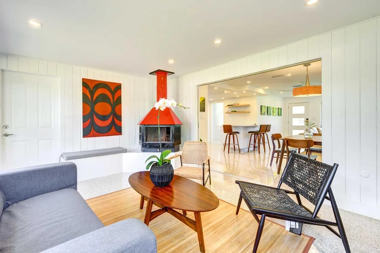 Charming Vacation Near Downtown Holiday home *