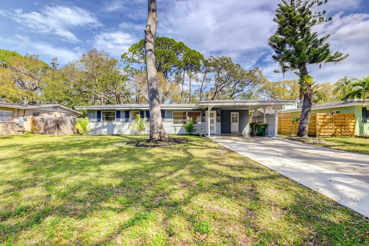 Charming Vacation Near Downtown *