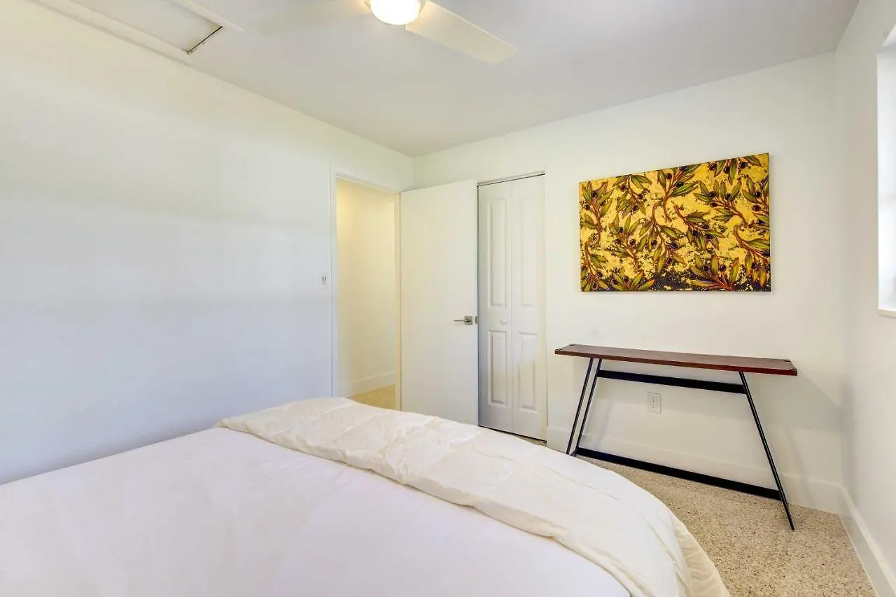 Charming Vacation Near Downtown Holiday home *