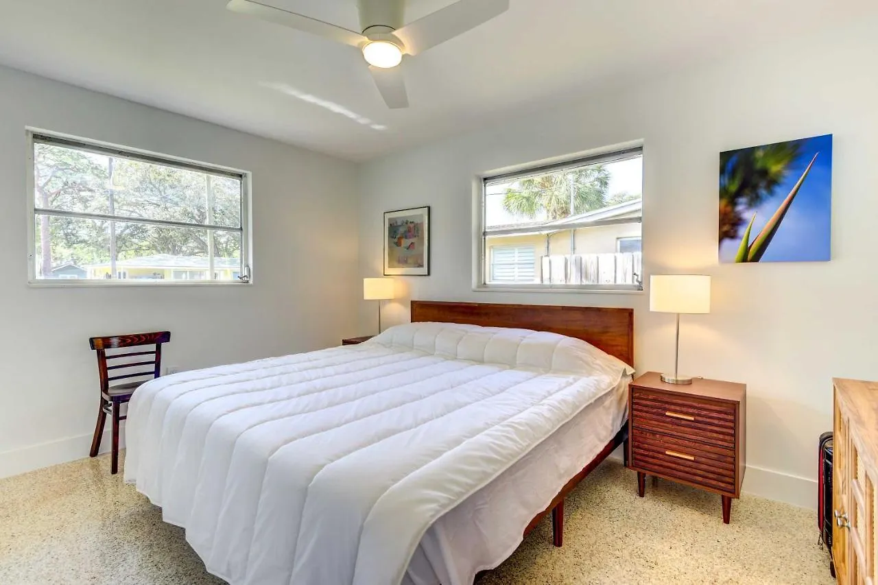 Charming Vacation Near Downtown Sarasota