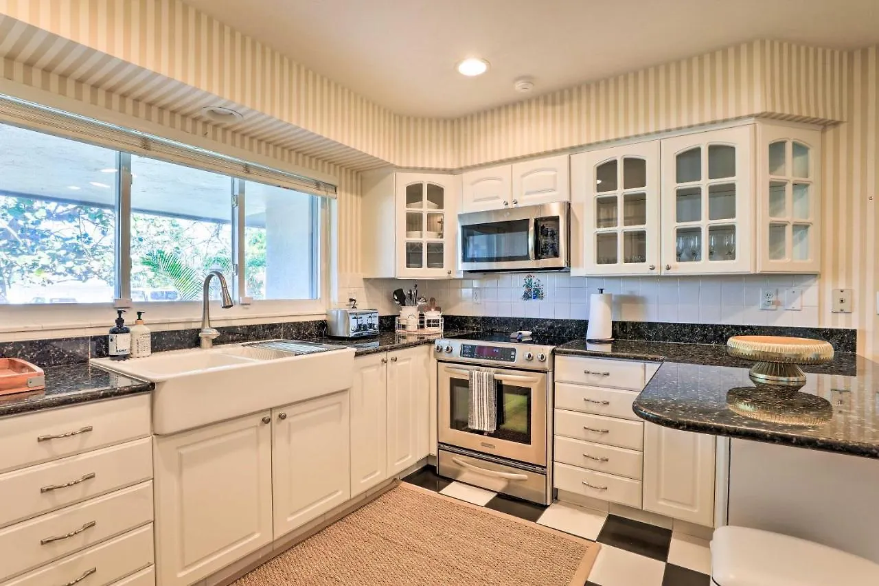 Vacation With Pool And Game Room! Holiday home