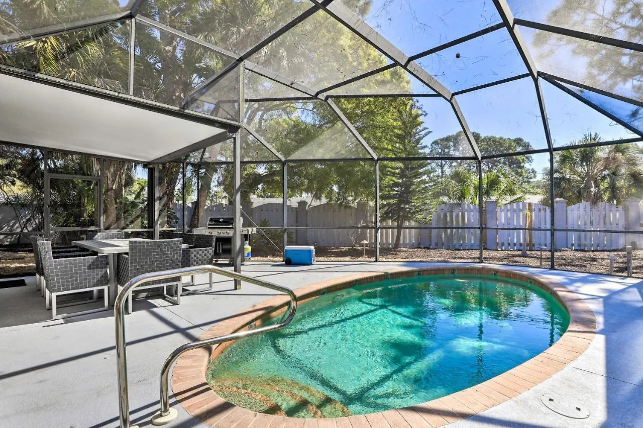 Holiday home Vacation With Pool And Game Room!