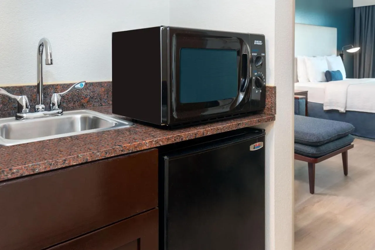 Courtyard By Marriott At Town Center Hotel 3*