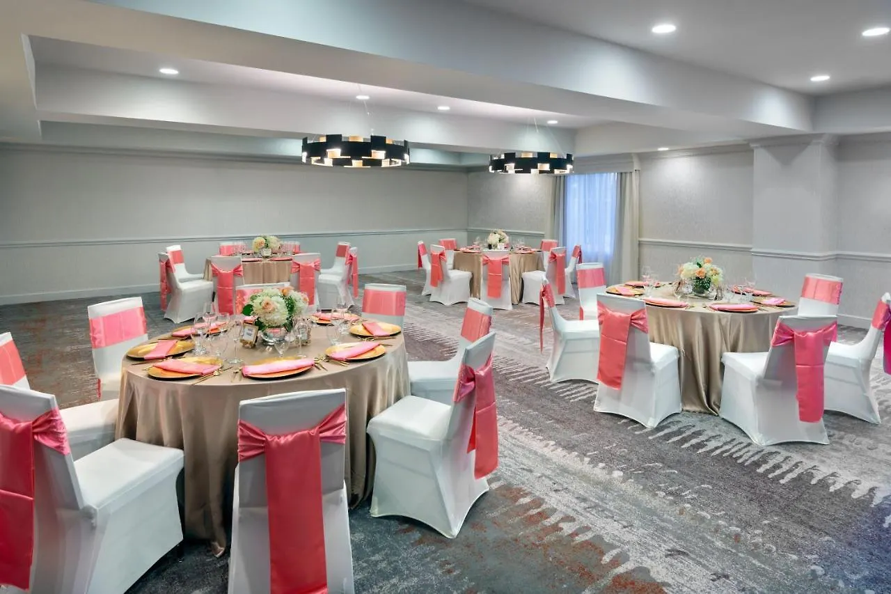 Courtyard By Marriott At Town Center Hotel 3*