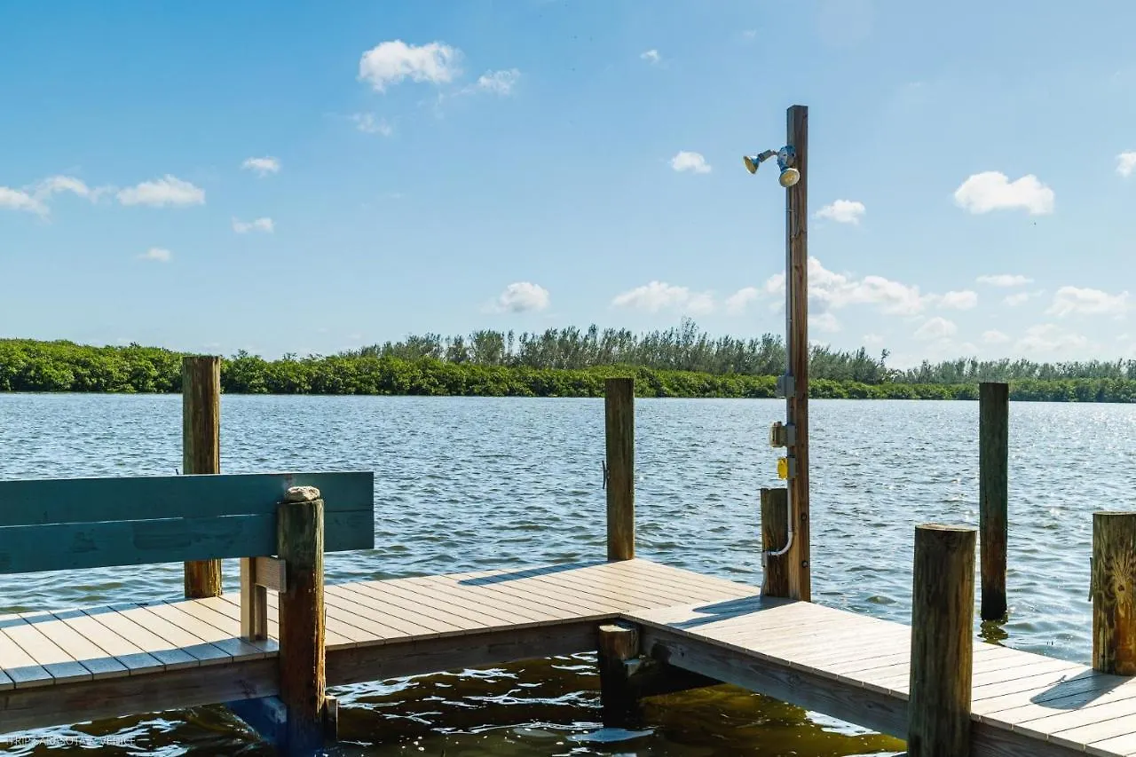 Coastal Breeze Siesta Pelican 