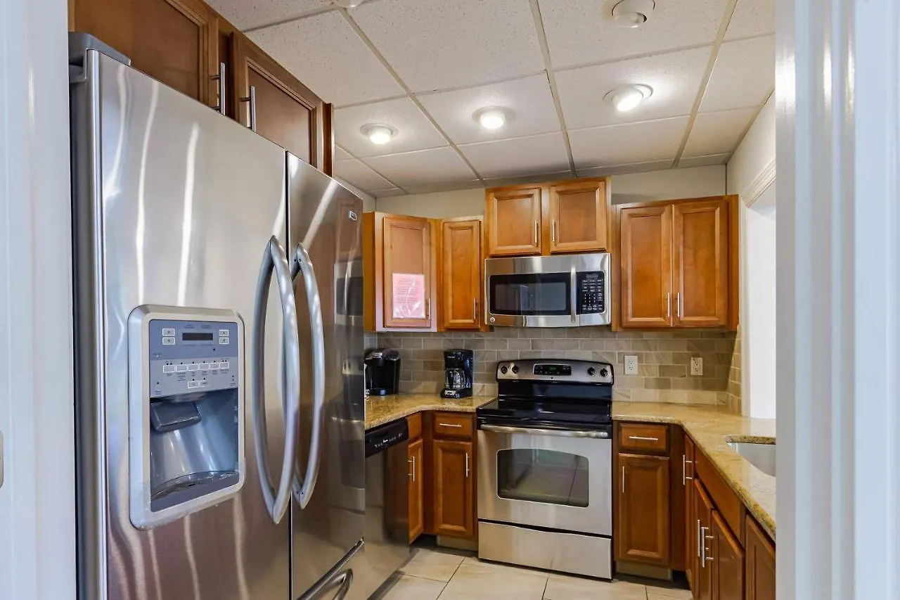 Yellow Pine Duplex Close To Pool & Tennis