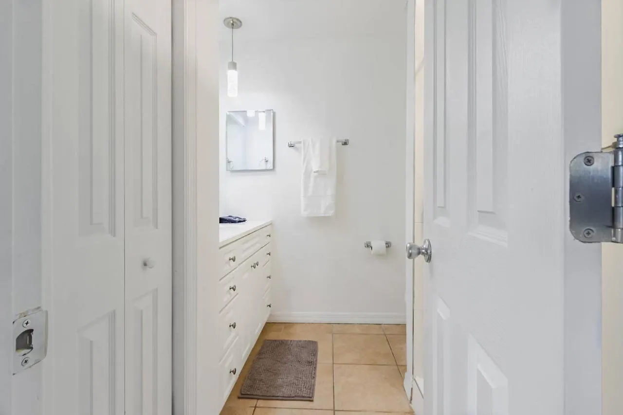 Quaint In A South Neighborhood * Sarasota