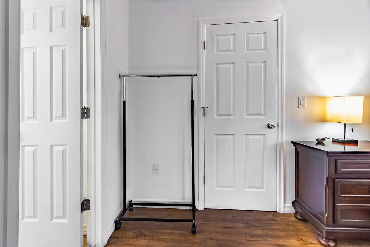 Quaint In A South Neighborhood * Sarasota