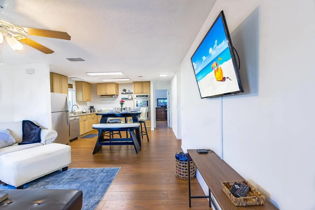 Quaint In A South Neighborhood Holiday home *