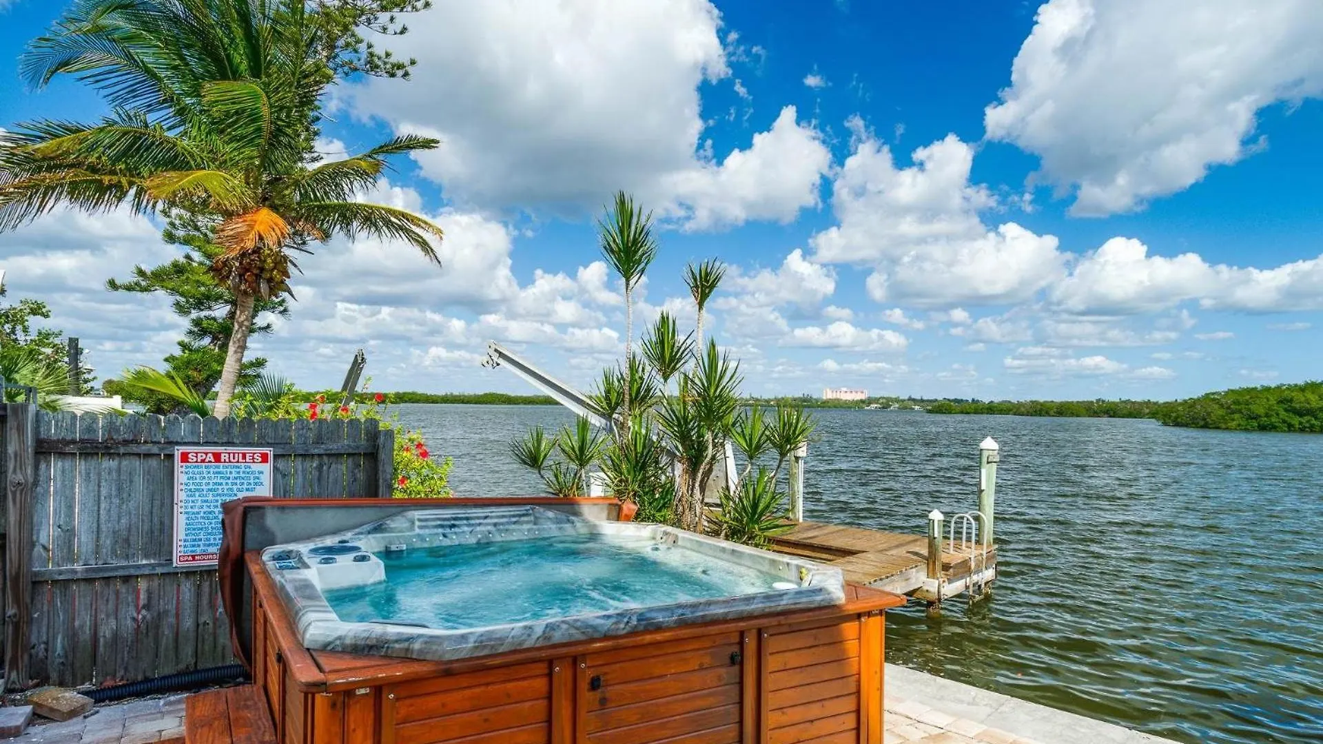 Coastal Breeze Siesta Pelican 
