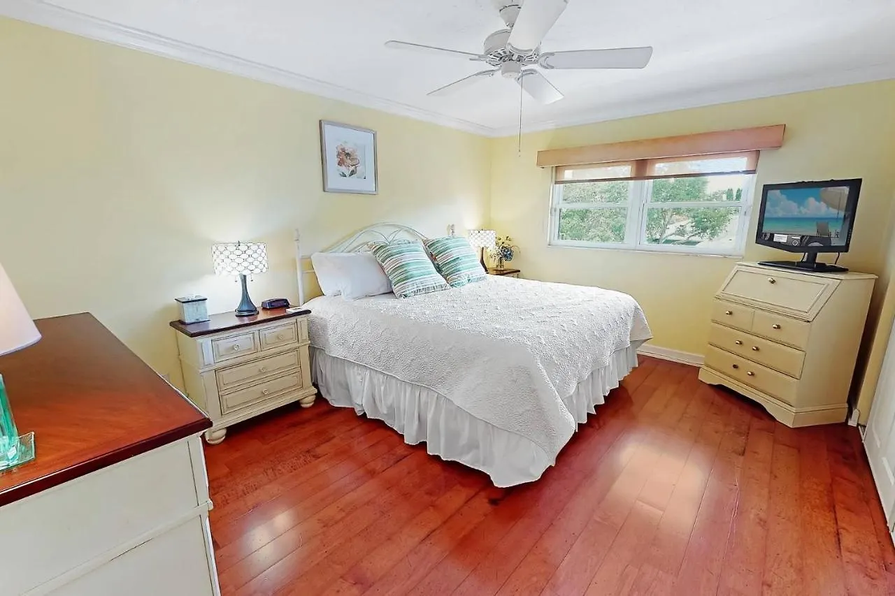 Island Reef Bayside With Private Holiday home *