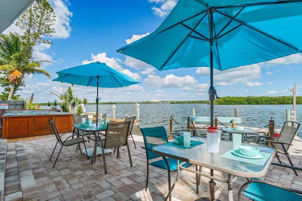 Holiday home Coastal Breeze Siesta Dolphin 